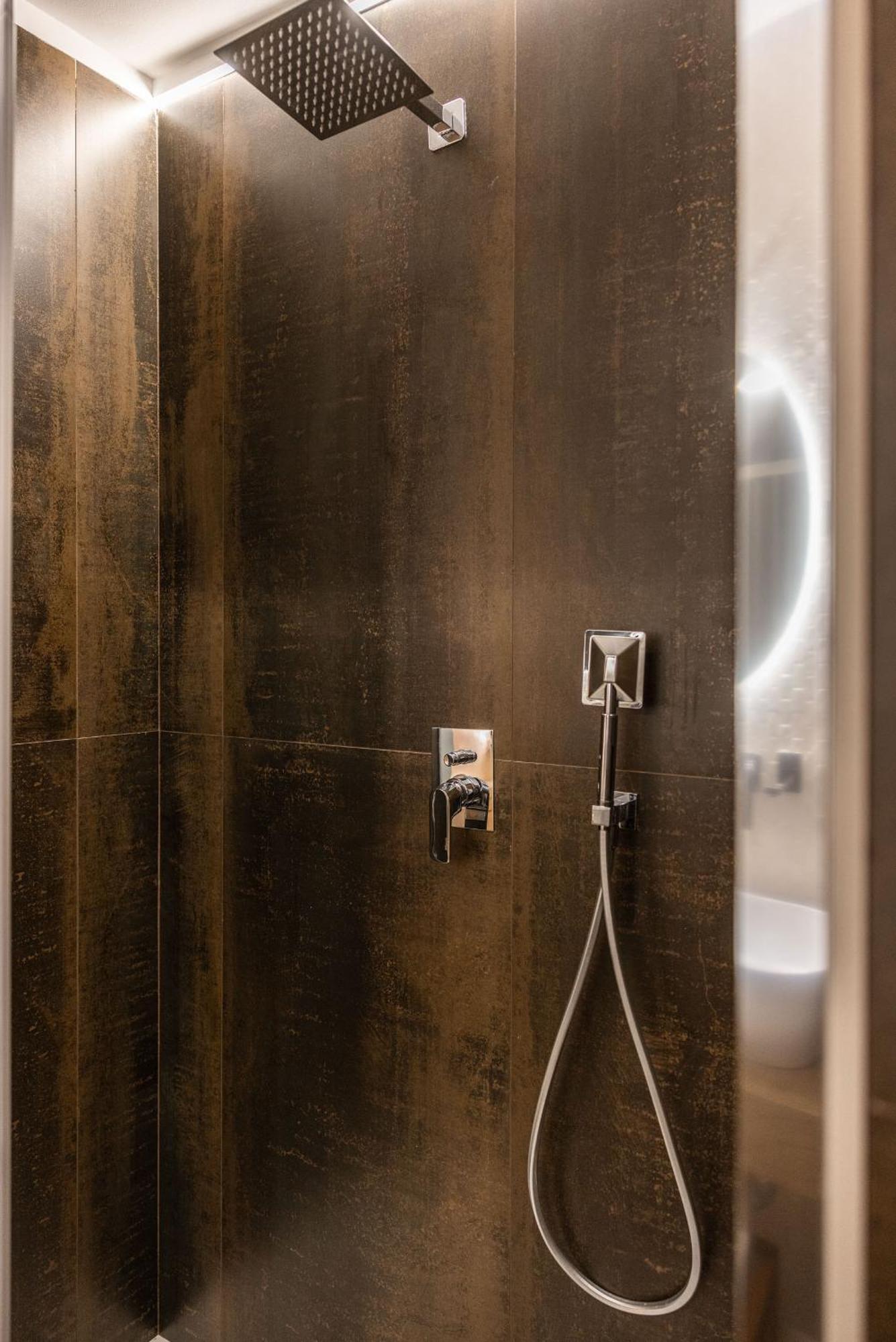 Novum Hospitality Hotel Бари Екстериор снимка