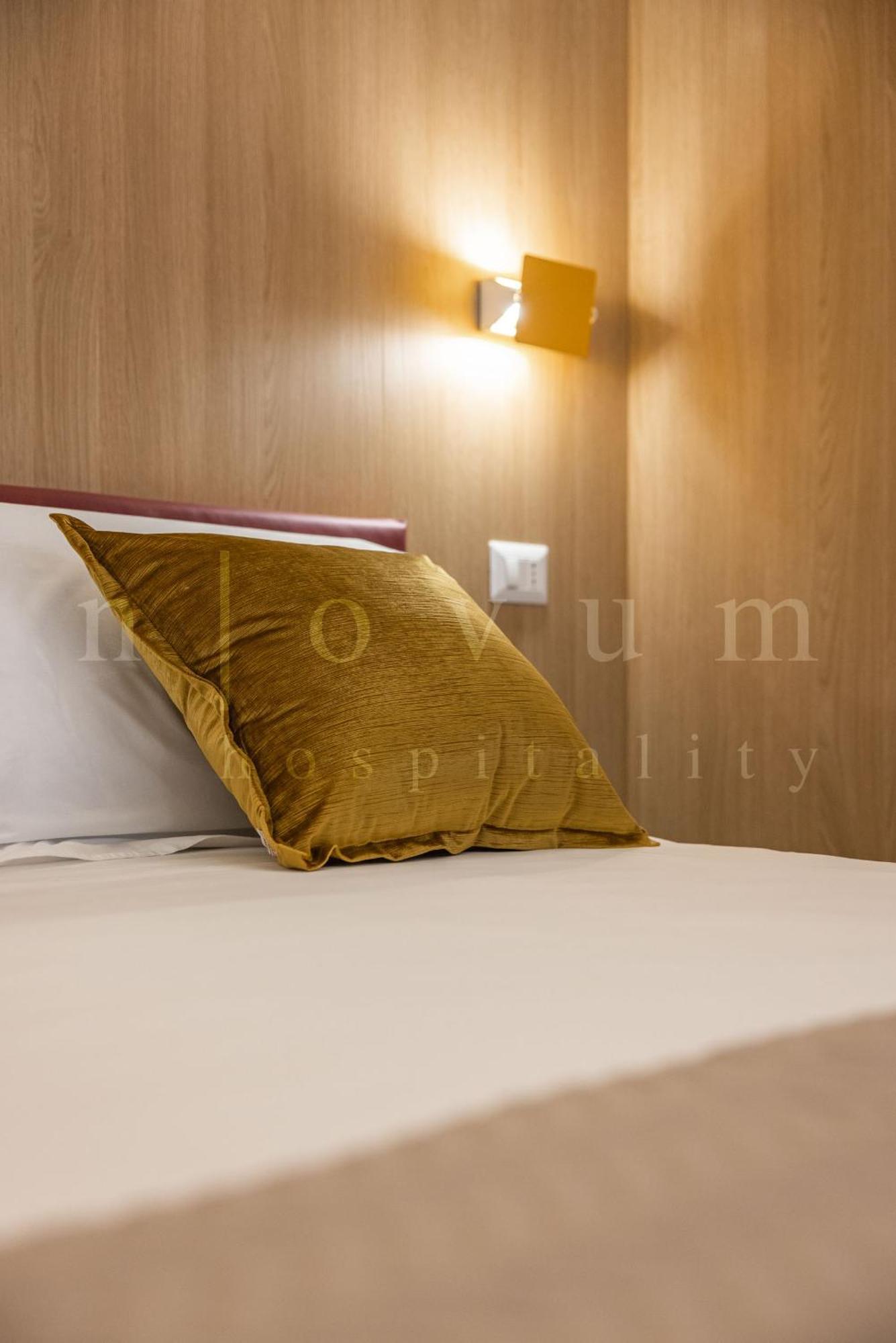 Novum Hospitality Hotel Бари Екстериор снимка